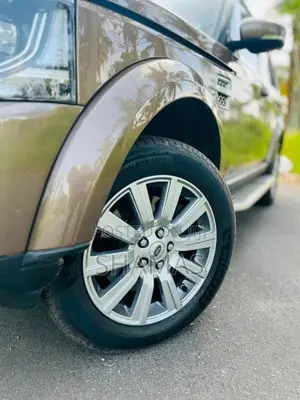 Land-Rover Discovery 4 HSE VOGUE 2013 SUV (Used)