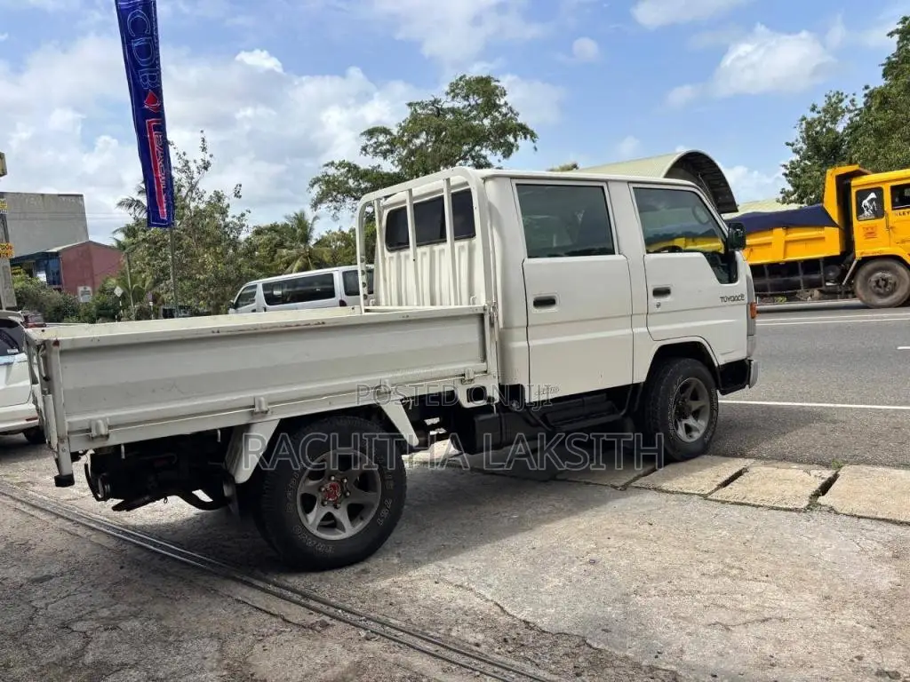 Toyota CrewCab 2001 Crew Cab (Used)