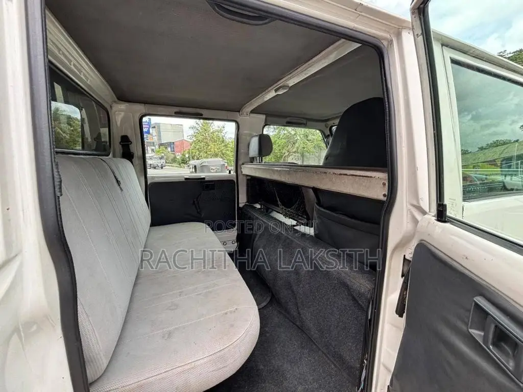 Toyota CrewCab 2001 Crew Cab (Used)