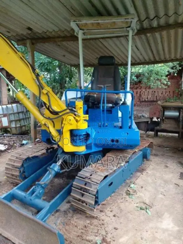 Komatsu PC30-5 2000 Heavy-Duty (Used)