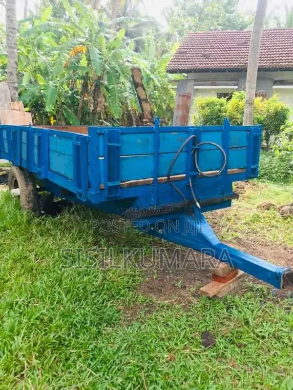 Ford Trailer 2005 Tractor (Used)