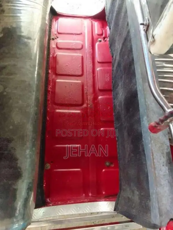 Bajaj RE 2 Stroke 2002 Three Wheel (Used)