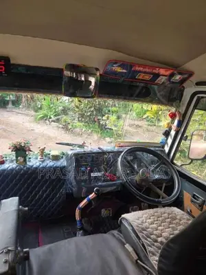 Isuzu Journey M 1981 Bus (Used)