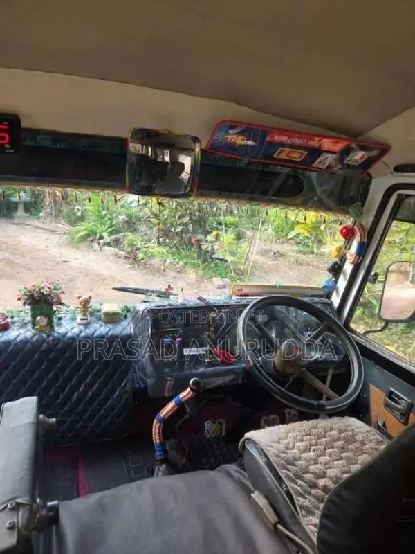 Isuzu Journey M 1981 Bus (Used)