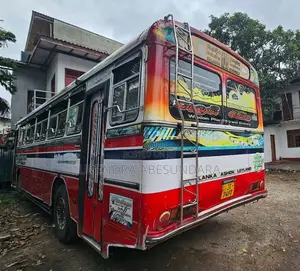 Ashok-Leyland Viking 2005 Bus (Used)