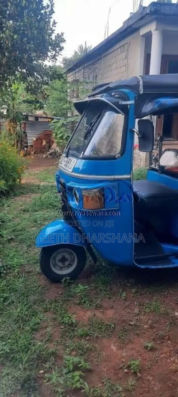Bajaj 4 Stroke 2010 Three Wheel (Used)
