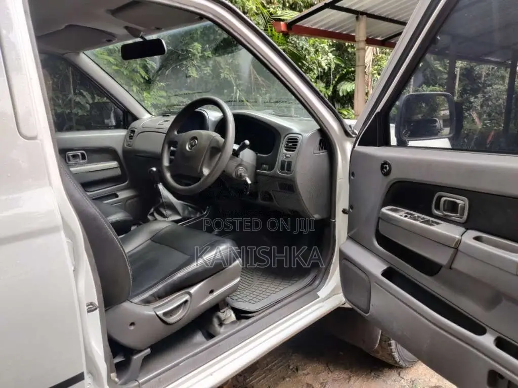 Nissan D22 2012 Pickup (Used)