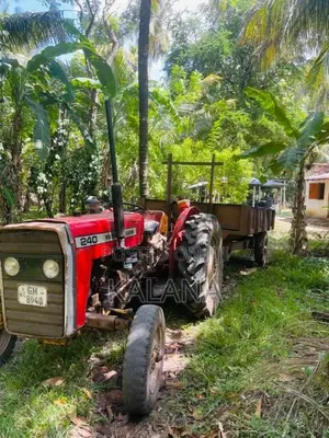 Massey-Ferguson 240 2000 Tractor (Used)