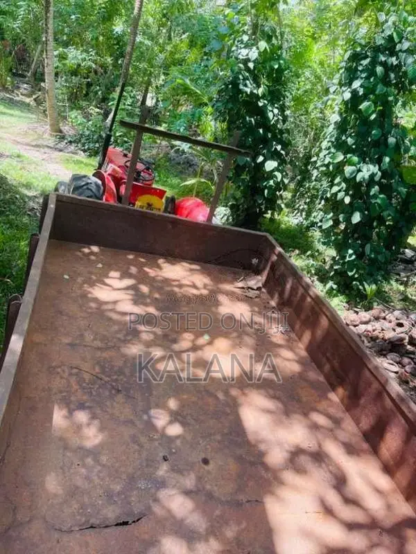 Massey-Ferguson 240 2000 Tractor (Used)