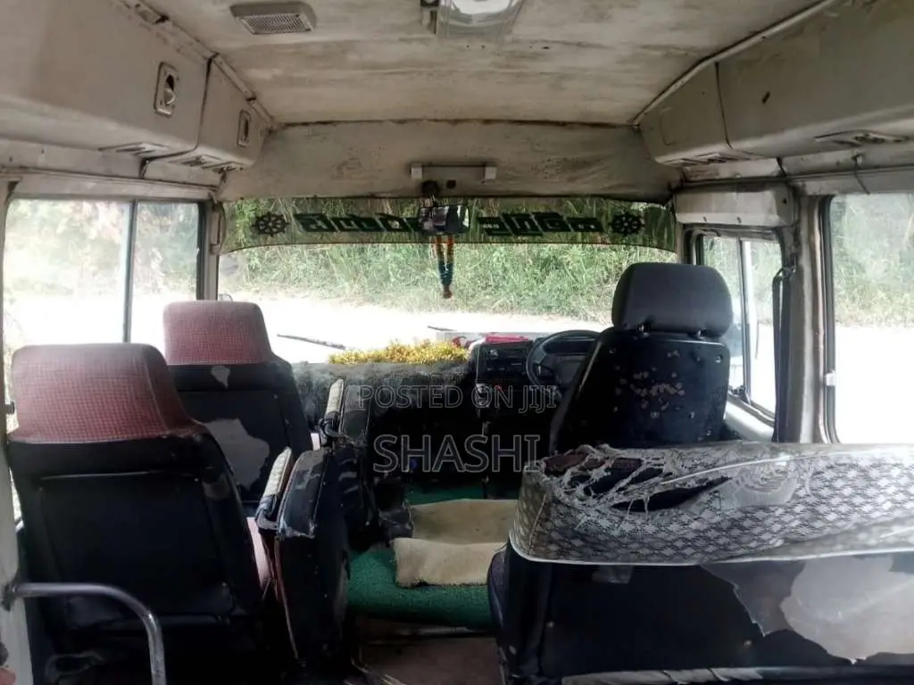 Toyota COASTER 1988 Bus (Used)