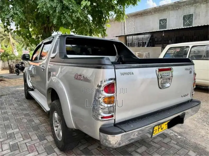 Toyota Hilux Vigo Thailand 2006 Pickup (Used)