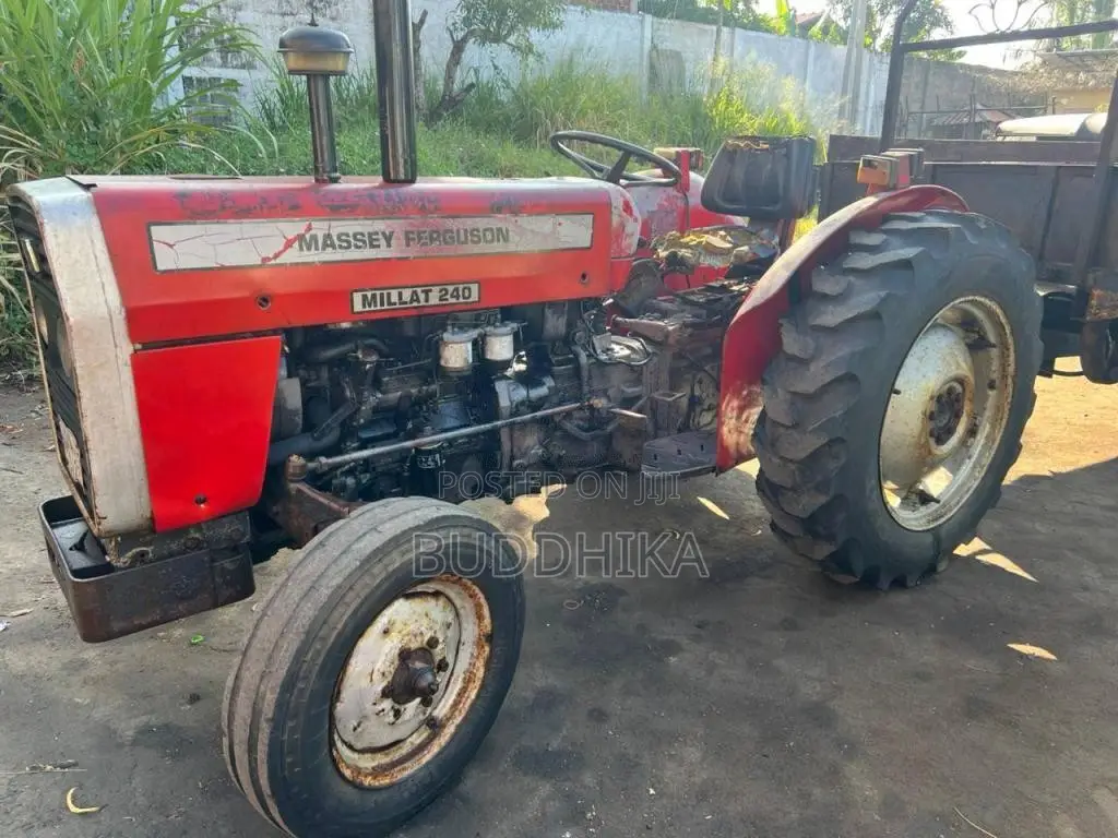 Massey-Ferguson Mf 240 2006 Tractor (Used)
