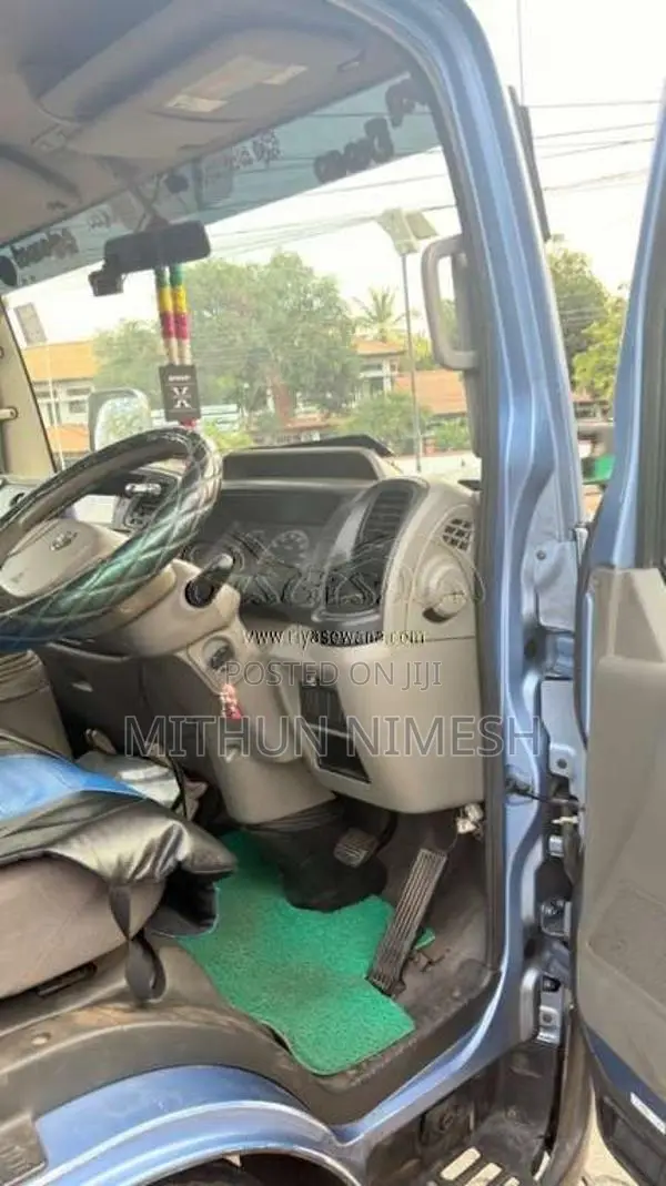 Nissan Atlas Crewcab 2004 Crew Cab (Used)
