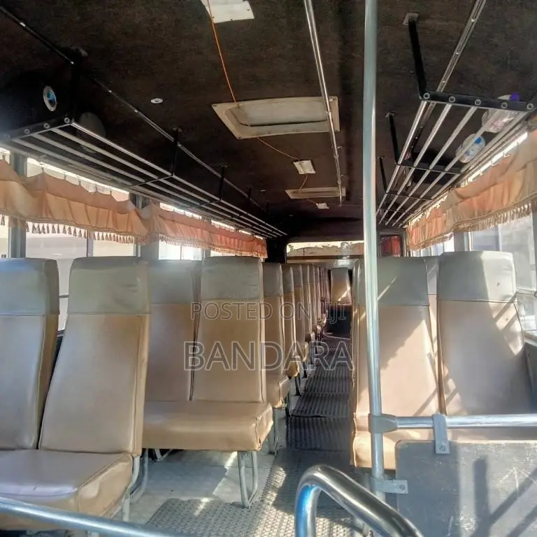 Ashok-Leyland Viking 2006 Bus (Used)