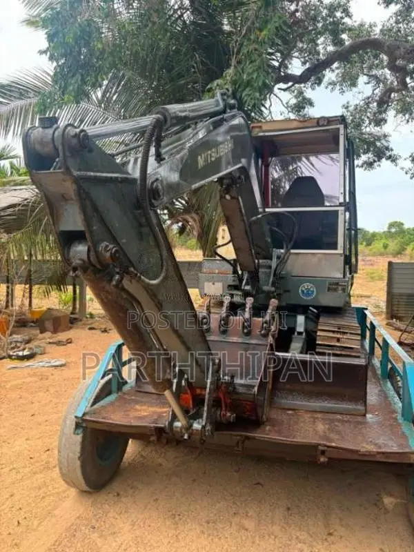 Mitsubishi Mitsubishi 2016 Tractor (Used)