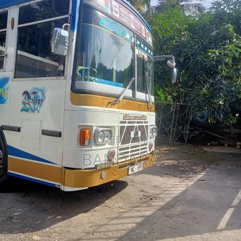 Ashok-Leyland Viking 2006 Bus (Used)