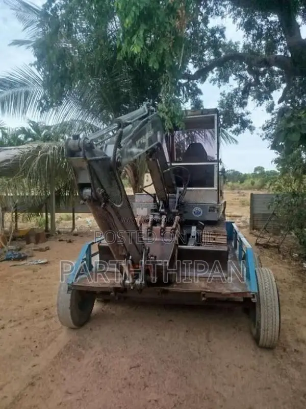 Mitsubishi Mitsubishi 2016 Tractor (Used)
