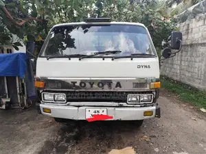 Toyota Dyna 1990 Lorry (Used)
