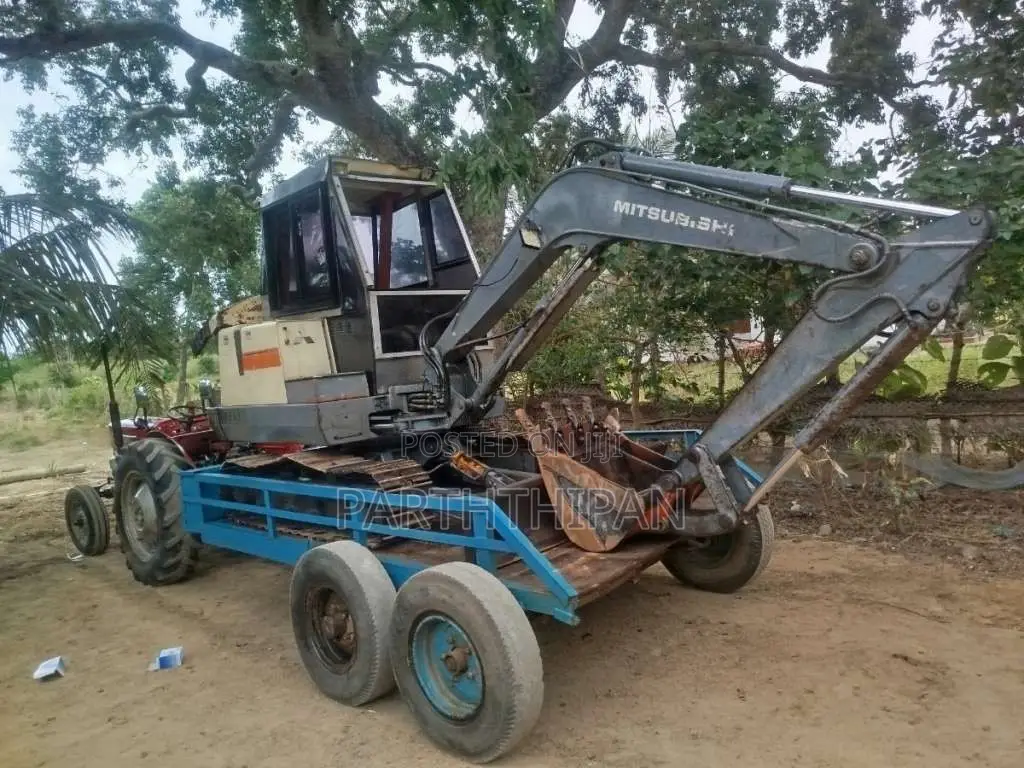 Mitsubishi Mitsubishi 2016 Tractor (Used)