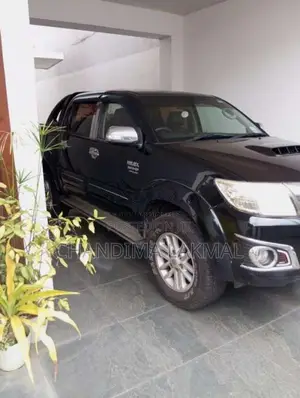 Toyota Hilux 2015 Pickup (Used)