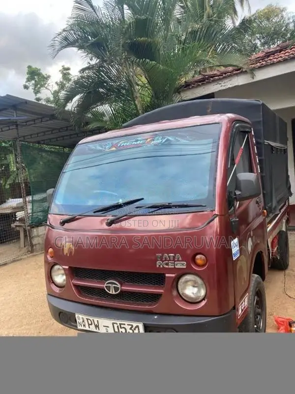Tata Dimo Batta 2013 Lorry (Used)