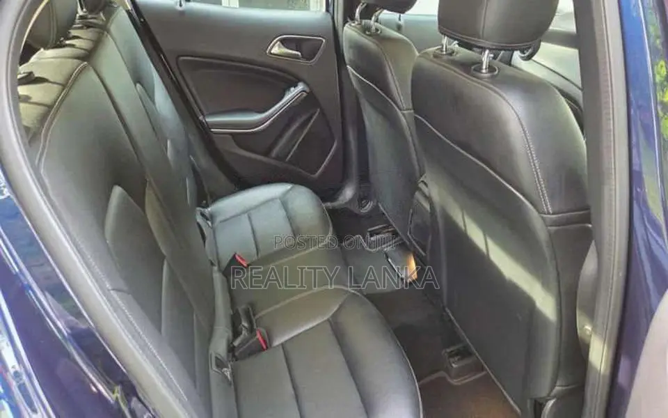 Mercedes-Benz GLA180 2018 SUV (Used)