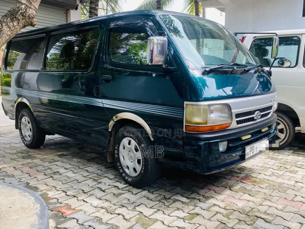 Toyota Dolphin 172 Super Gl 2001 Van (Used)