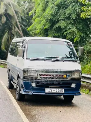 Toyota Dolphin 1999 Van (Used)