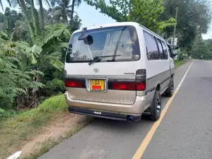 Toyota Dolphin 1995 Van (Used)