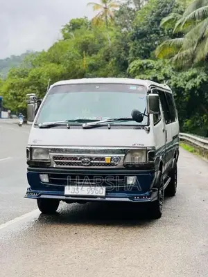 Toyota Dolphin 1999 Van (Used)