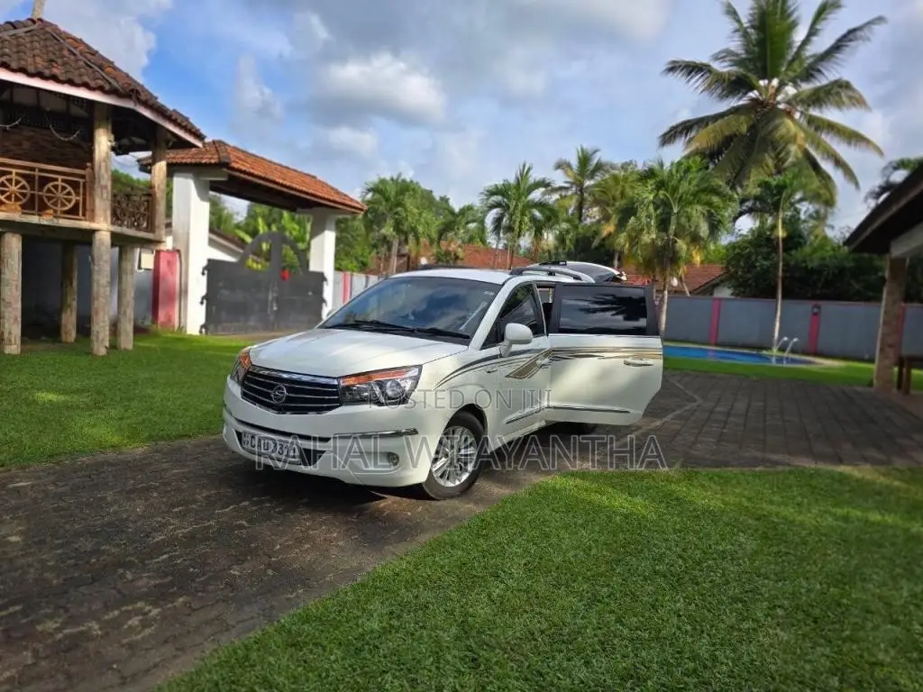 Micro Rodius 2017 Van (Used)