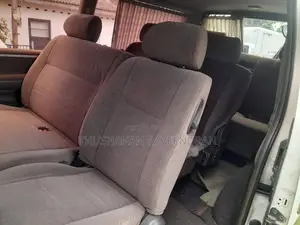 Toyota Dolphin 1995 Van (Used)