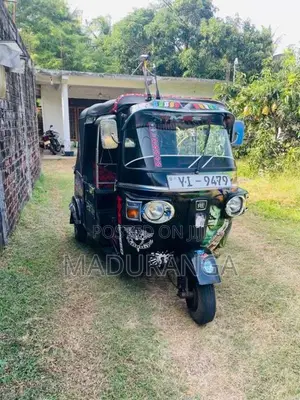 Bajaj RE 205 2010 Three Wheel (Used)