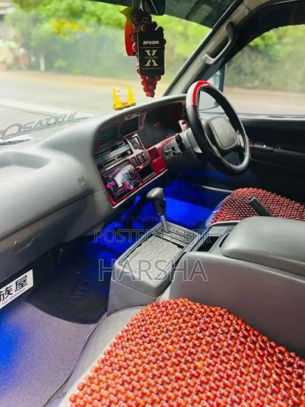Toyota Dolphin 1999 Van (Used)