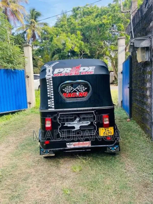 Bajaj RE 205 2010 Three Wheel (Used)
