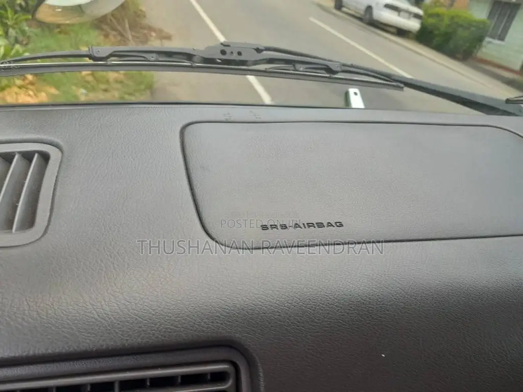 Toyota Dolphin 1995 Van (Used)