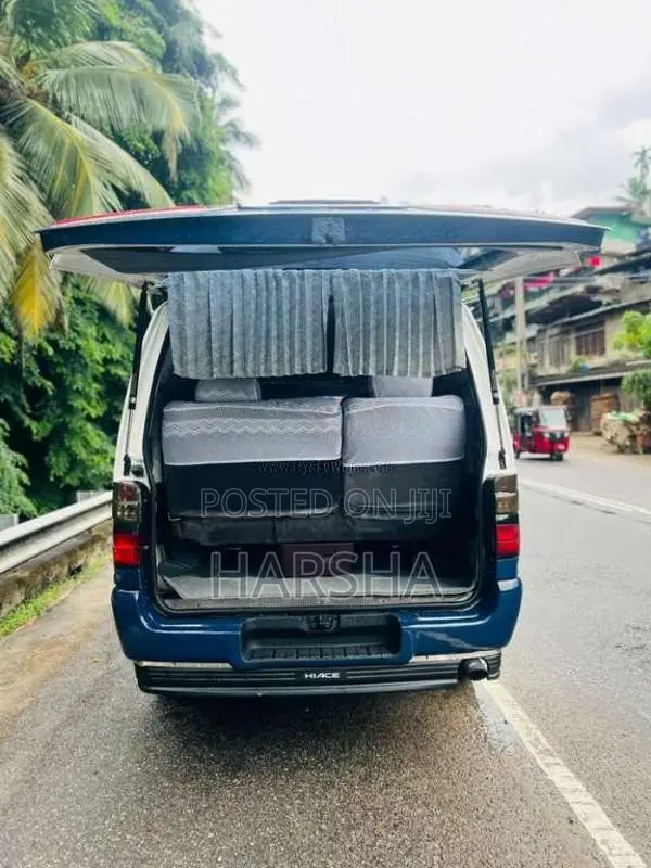 Toyota Dolphin 1999 Van (Used)