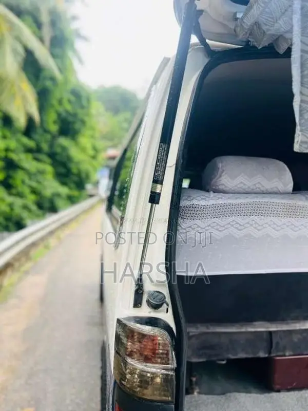Toyota Dolphin 1999 Van (Used)