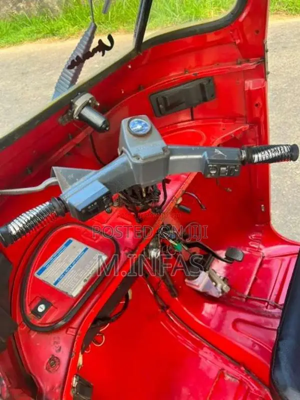 Bajaj 4 Stroke 2008 Three Wheel (Used)