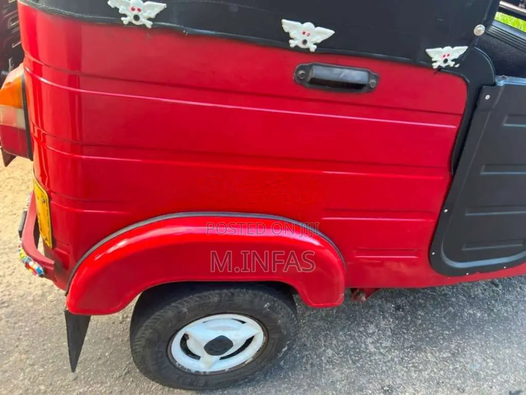 Bajaj 4 Stroke 2008 Three Wheel (Used)