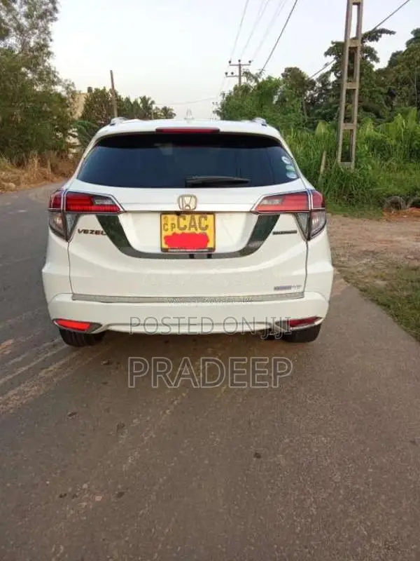 Honda Vezel 2014 SUV (Used)
