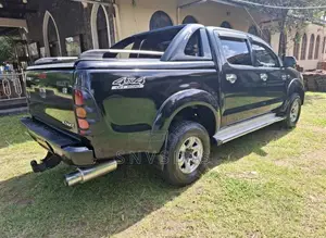Toyota Hilux 2007 Pickup (Used)