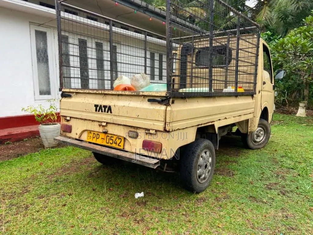 Tata Dimo Batta 2010 Lorry (Used)