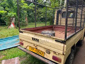 Tata Dimo Batta 2010 Lorry (Used)