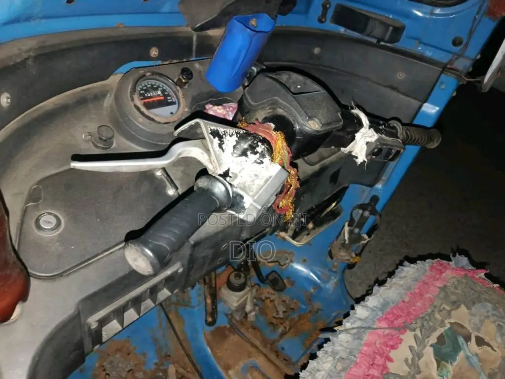 Bajaj 4 Stroke 2015 Three Wheel (Used)