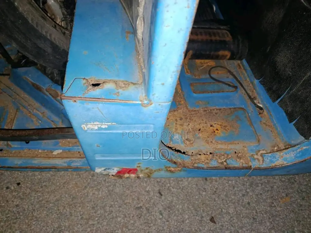 Bajaj 4 Stroke 2015 Three Wheel (Used)