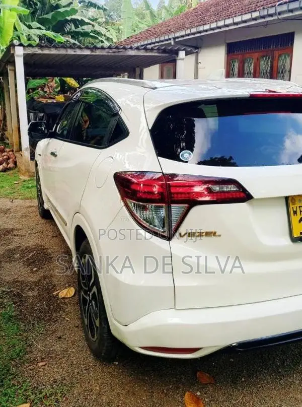 Honda Vezel 2014 SUV (Used)