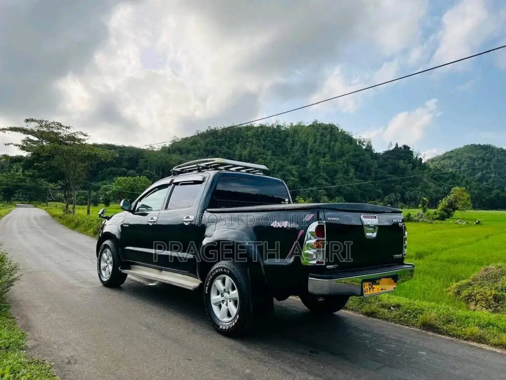 Toyota Hilux Cab 2006 Pickup (Used)