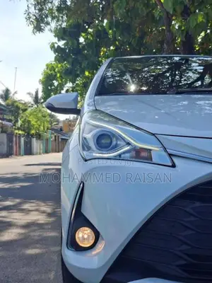 Toyota Vitz 2018 Car (Used)