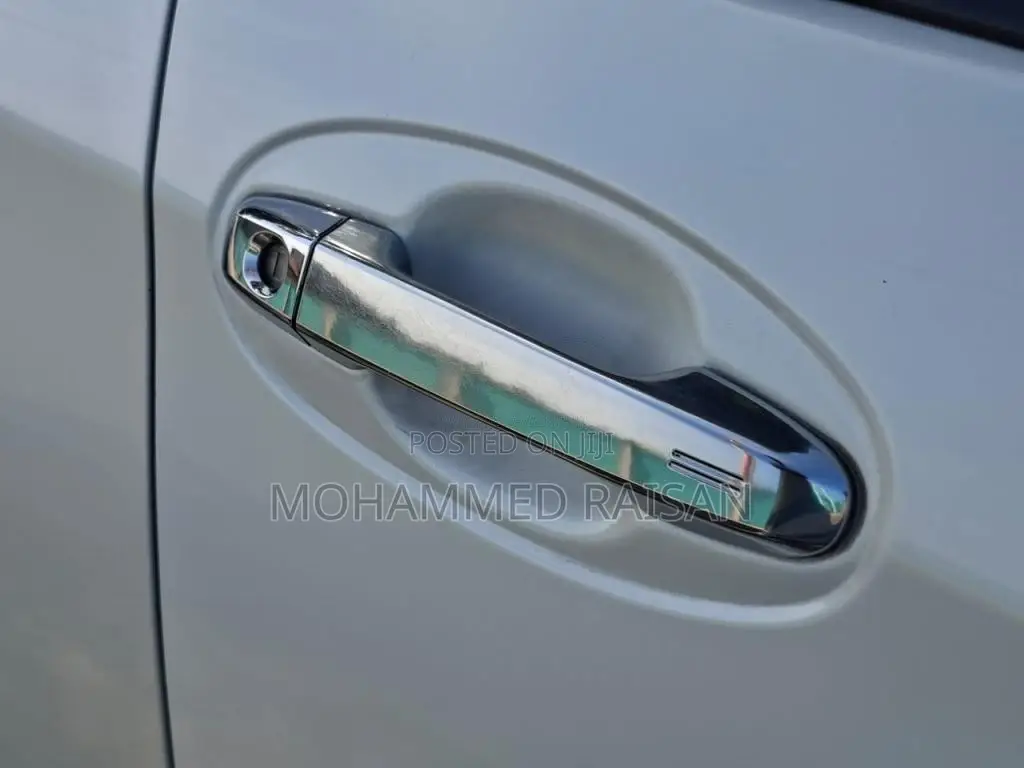 Toyota Vitz 2018 Car (Used)